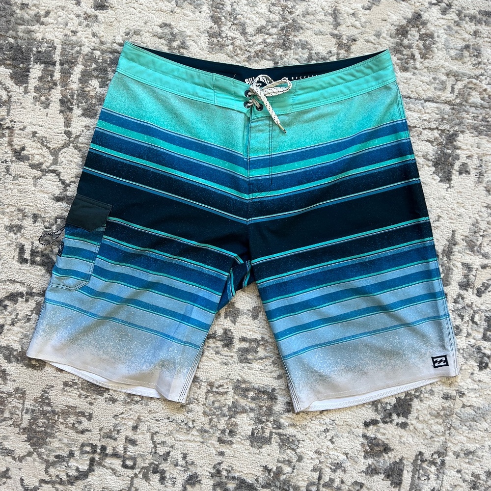 Mens Billabong Blue Striped Recycler All Day Swim Shorts Trunks, Size 34